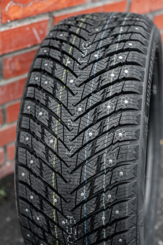 фото протектора и шины WINTERNOVA STUD II Шина ZMAX WINTERNOVA STUD II 215/45 R17 91T