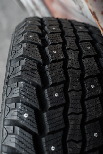 фото протектора и шины Ice Blazer WST2 LT Шина Sailun Ice Blazer WST2 LT 275/55 R20 117